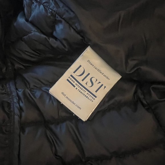 Moncler Women's Lightweight Down Jacket - Picture 8 of 9